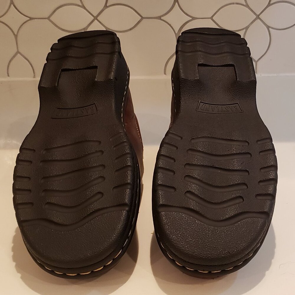 Eastland Syracuse Brown Leather Slip on Closed Toe Shoe - Picture 12 of 13